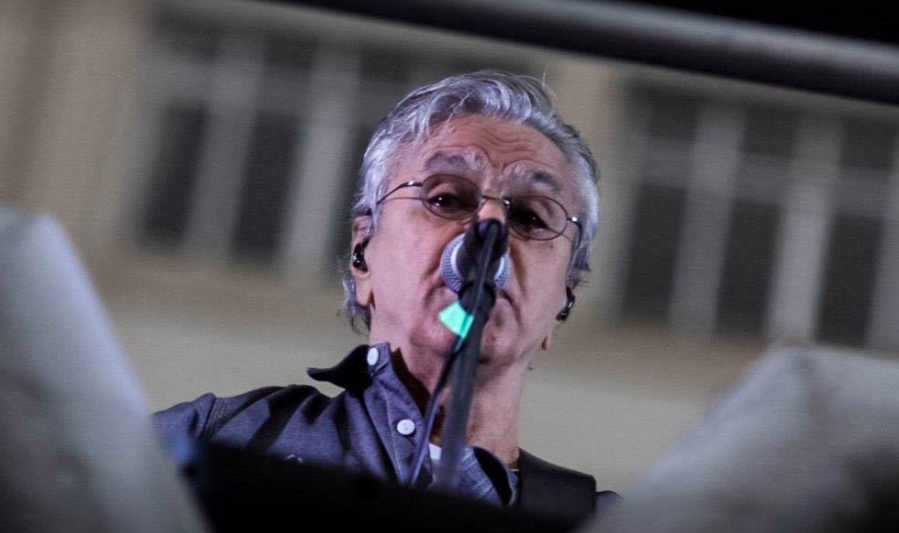 Justiça Eleitoral barra showmício de Caetano para Manuela D'Ávila