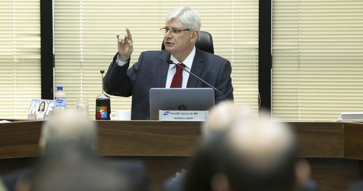 Para ex-PGR, apoio do PT a candidato de Bolsonaro é contra Lava Jato