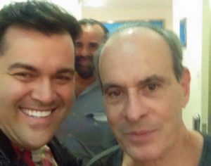 Ricardo Fábio ao lado de Ney Matogrosso, com quem trabalhou por 9 anos