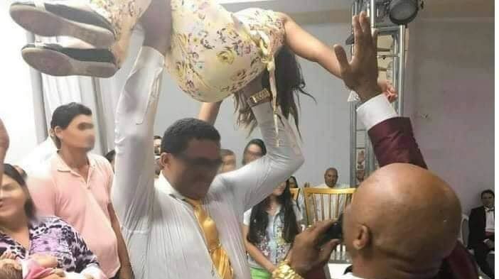 PASTOR, ATIRA, MULHER, IGREJA,