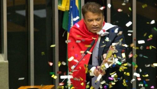 DEPUTADO-TAPA-PROFESSOR