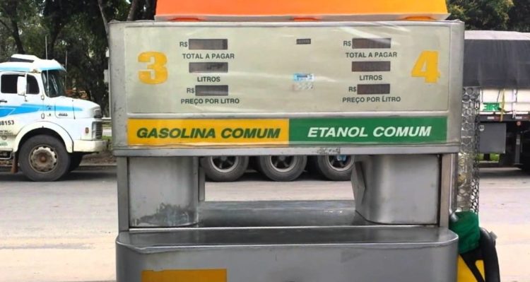 PRECO COMBUSTIVEIS CAI DIA BOMBA
