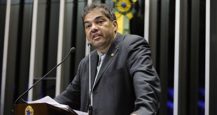CDH APROVA REAJUSTE SALARIAL SENADO