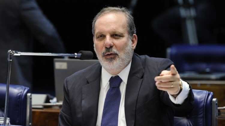 SENADORES ISENCAO PIS COFINS