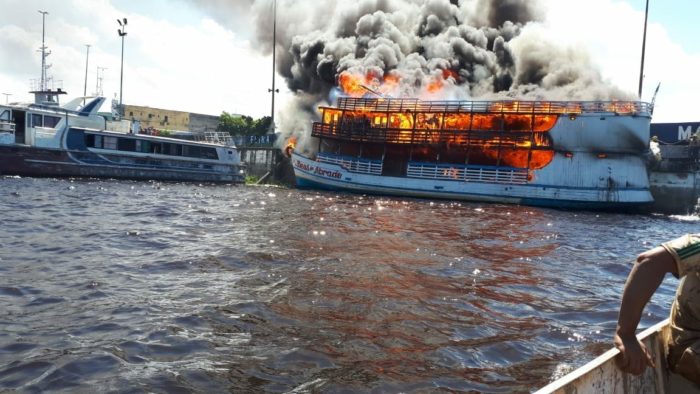 Barco fogo