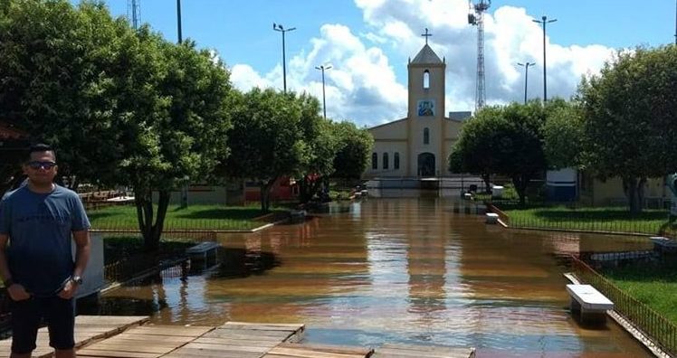 EX-PREFEITO CAREIRO VARZEA MULTA TCE-AM