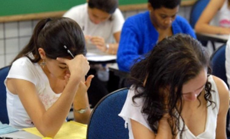 BRASILEIROS EXTERIOR ESTUDOS ENCCEJA MEC INEP