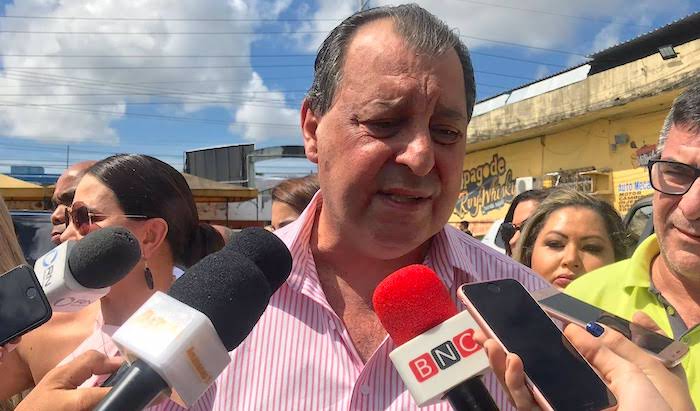 Omar pesquisa Omar