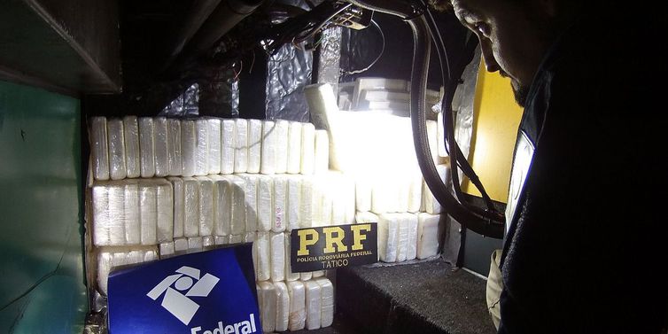 ONIBUS RELIGIOSOS COCAINA