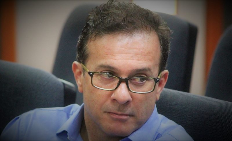 Avante começa a desmontar palanque de senador de Chico Preto