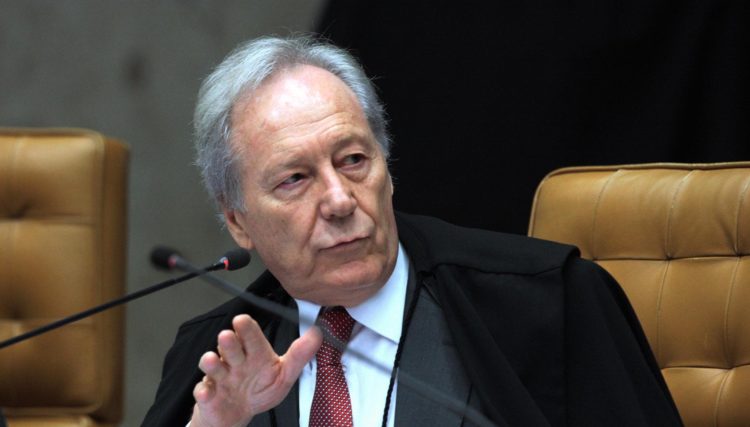 Lula deve anunciar Lewandowski no Ministério da Justiça