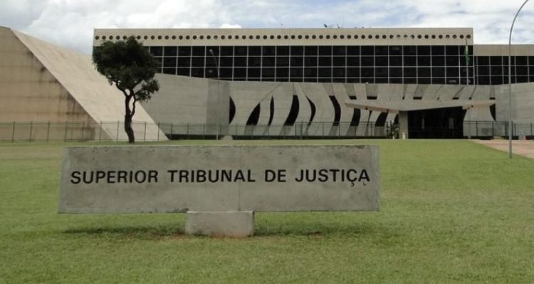 Polícia Federal investiga pornografia infantil em computadores do STJ