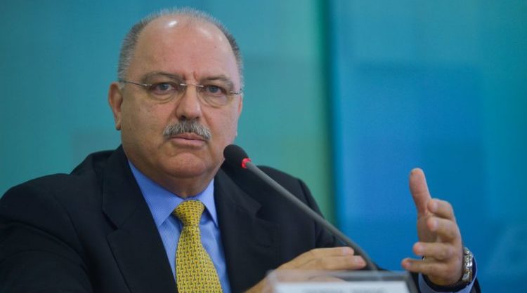 GOVERNO DESCARTA FECHAR FRONTEIRA