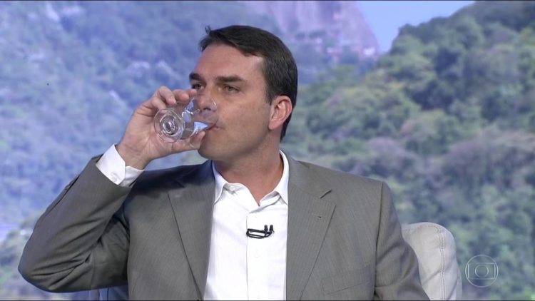 FILHO BOLSONARO DEUS ATENTADO