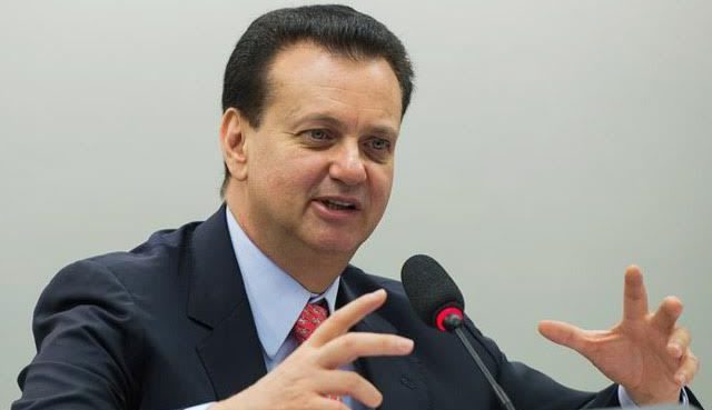 MINISTRO KASSAB REU MILHOES