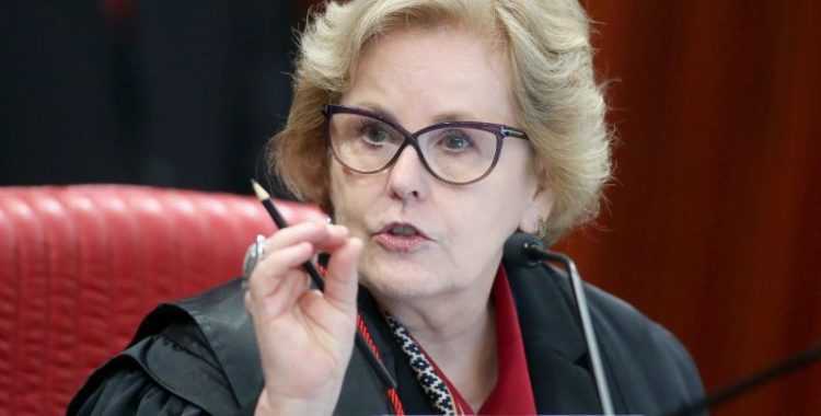 Rosa Weber nega arquivamento da notícia-crime contra Bolsonaro