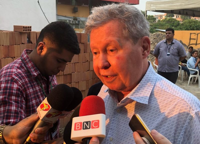 Arthur diz que Amazonino não ama Manaus