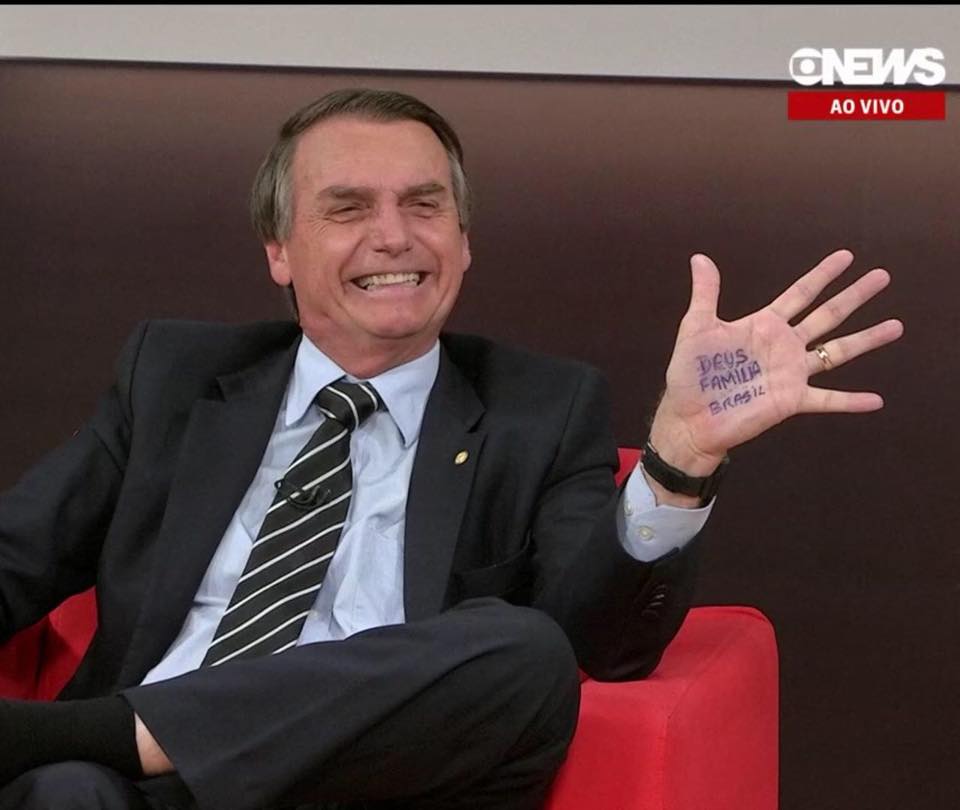 Jair Bolsonaro mantém a liderança no primeiro turno com 40% das intenções de votos