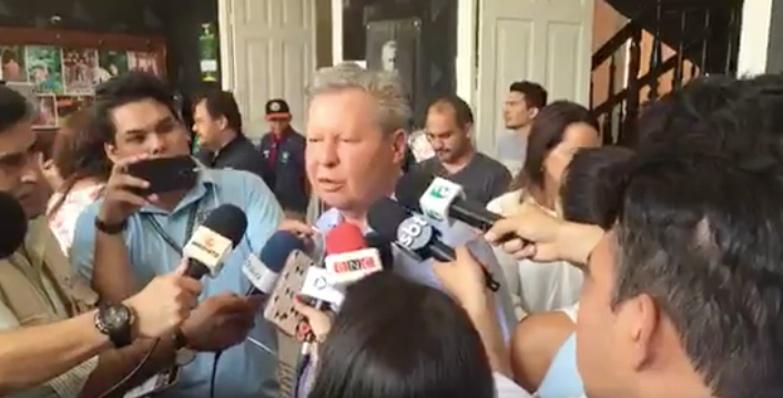 Prefeito Arthur anula voto para presidente no segundo turno
