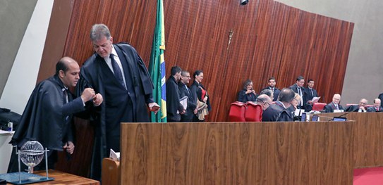 Sorteio aconteceu na manhã desta quinta-feira para definir relatores no TSE
