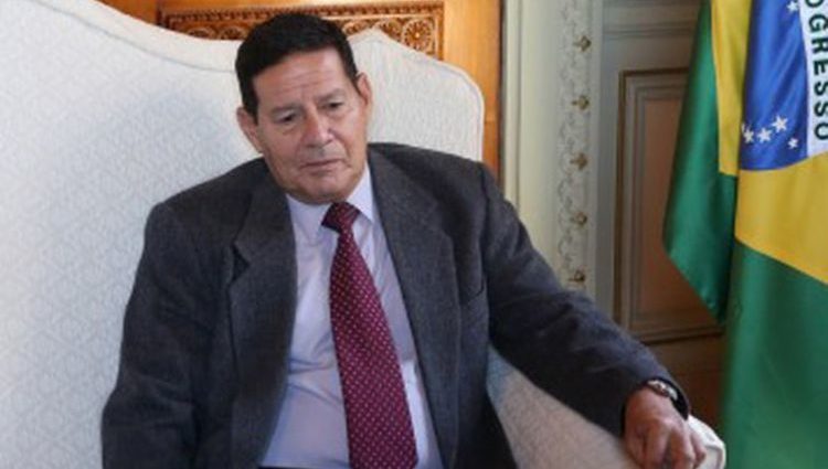 Mourão avalia pedido de ongs e agronegócio para conter desmatamento