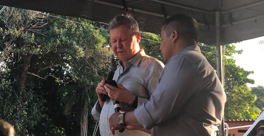 Prefeito Arthur Neto fala com Sassá do PT