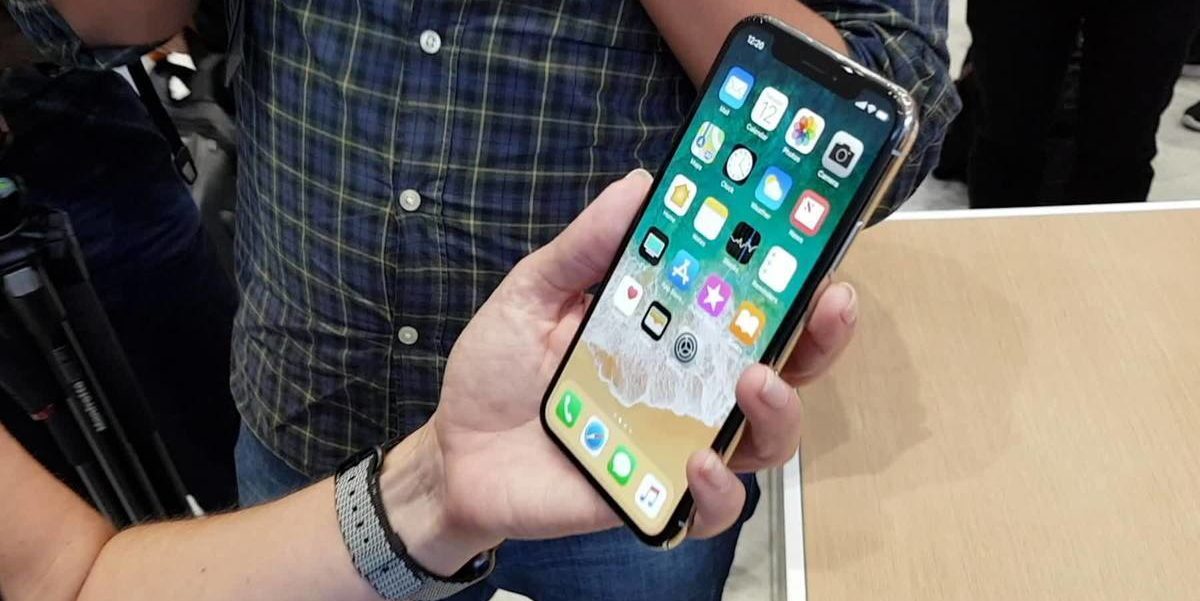 Deputado do Amazonas quer celular vendido com todos acessórios