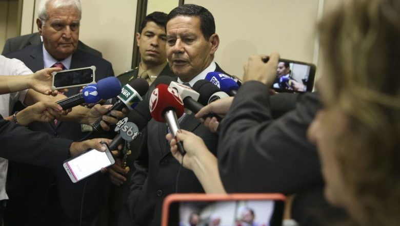 Diante da morte no Carrefour, Mourão diz que não há racismo no país