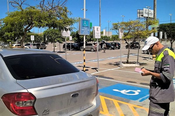 carro - guincho Senado