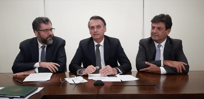 Bolsonaro e ministro -min