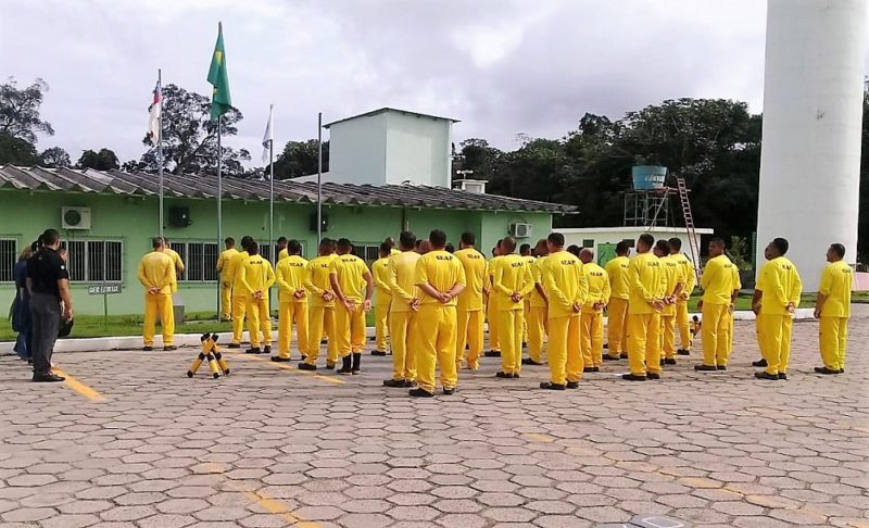 Presidiários hino e bandeira