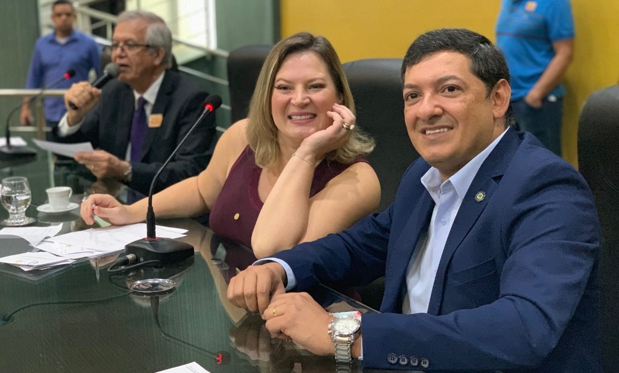 Felipe Souza e Joice Hasselmann
