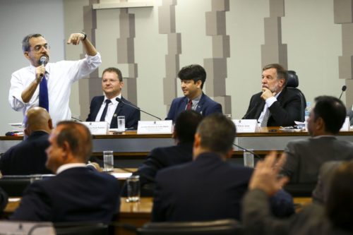 STF espera de Bolsonaro 'cabeça' de Weintraub até quarta