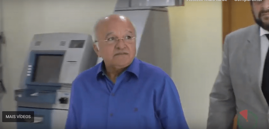 José Melo reaparece