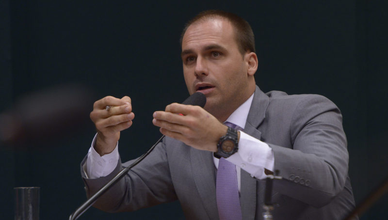 Eduardo Bolsonaro iguala professor a traficante de drogas