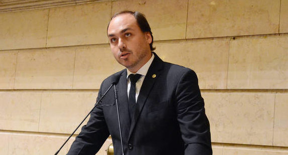 carlos, bolsonaro, atacar, comunicacao, governo