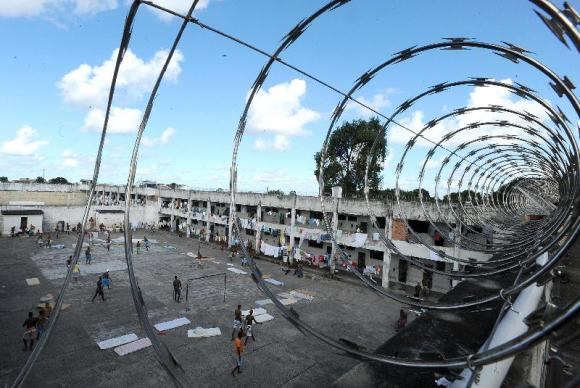 Mortes por covid-19 no sistema prisional umentam 190%, diz CNJ