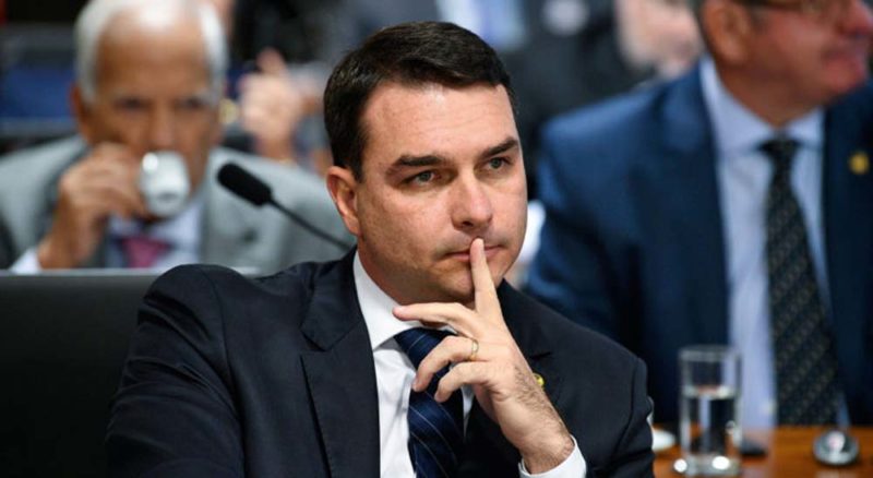 missao, investigar, flavio, bolsonaro