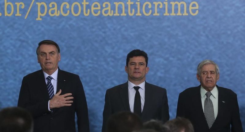Impeachment contra Bolsonaro ganha apoio popular, diz pesquisa