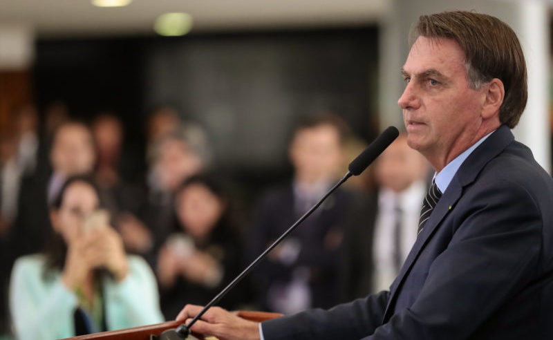 Lula, FHC, Dória, Ciro gesto Bolsonaro