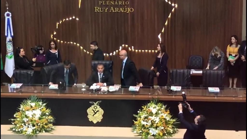 ale Josué não cumprimenta vice-governador