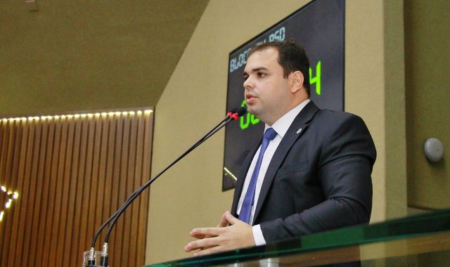 ROBERTO-CIDADE-PV_EMPREGO-PARA-JOVENS