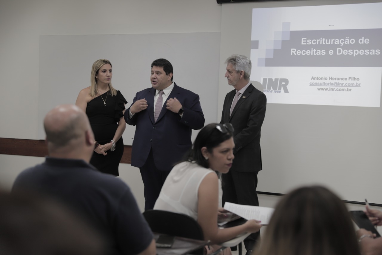 Escola da Magistratura promove curso de escrituração