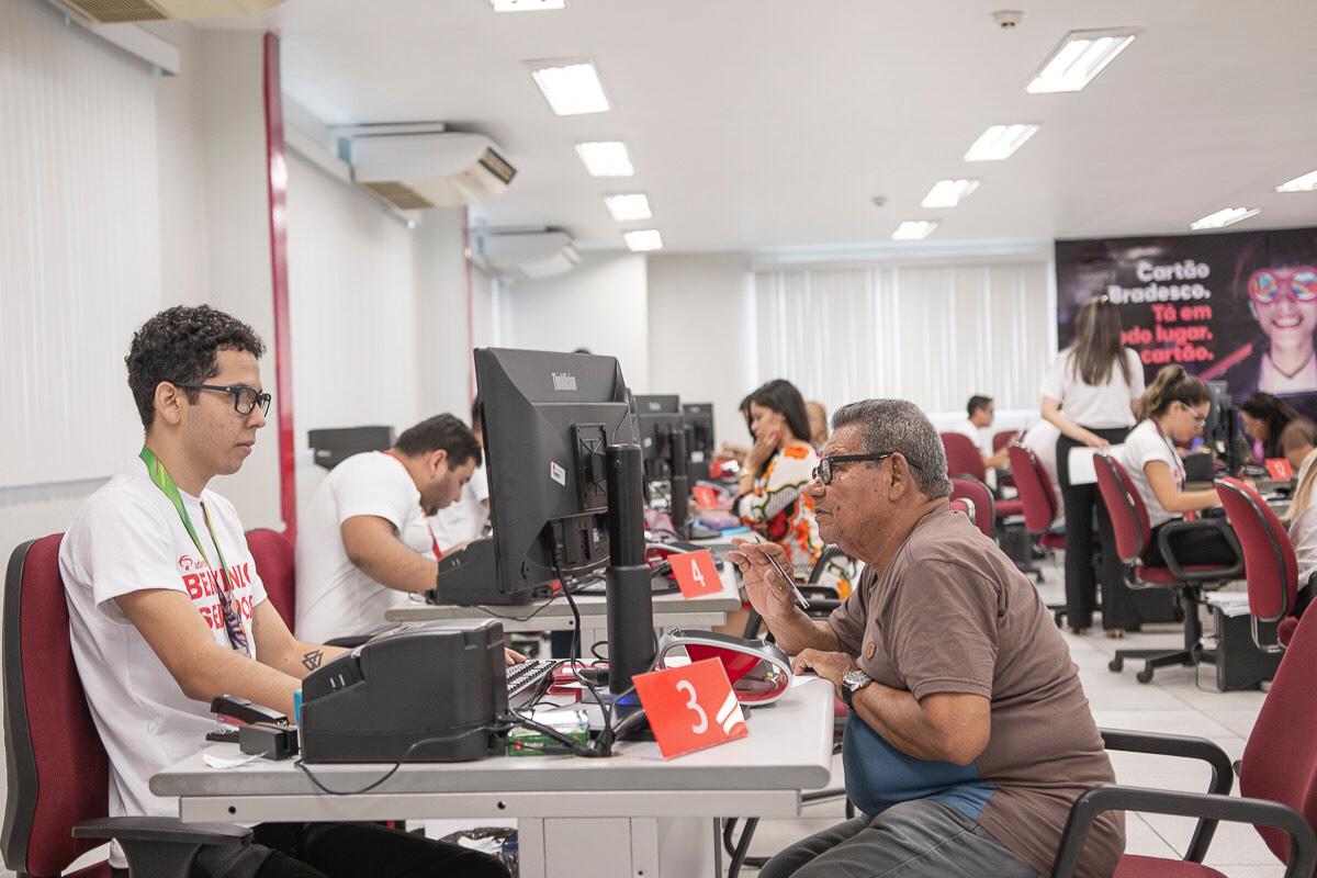 Governo convoca 7 mil servidores para racadastramento