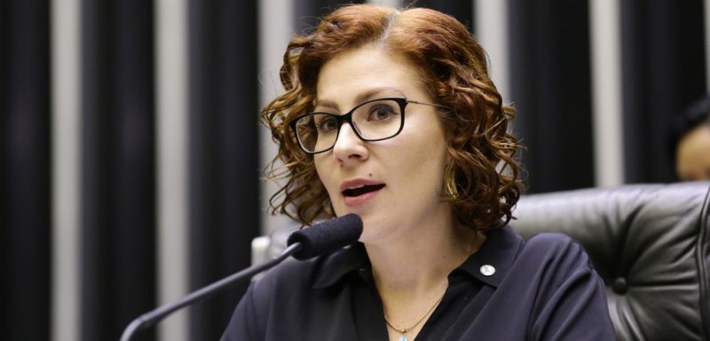 Cloroquina não resolve e Zambelli é internada sem data de alta