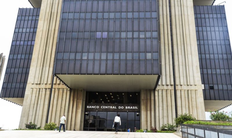 Bancos estrangeiros fecham as portas aos bancos brasileiros