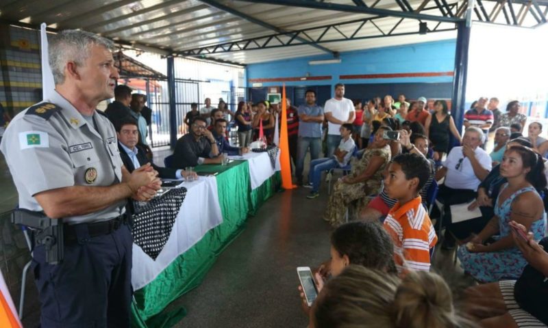 Escola cívico-militar professores