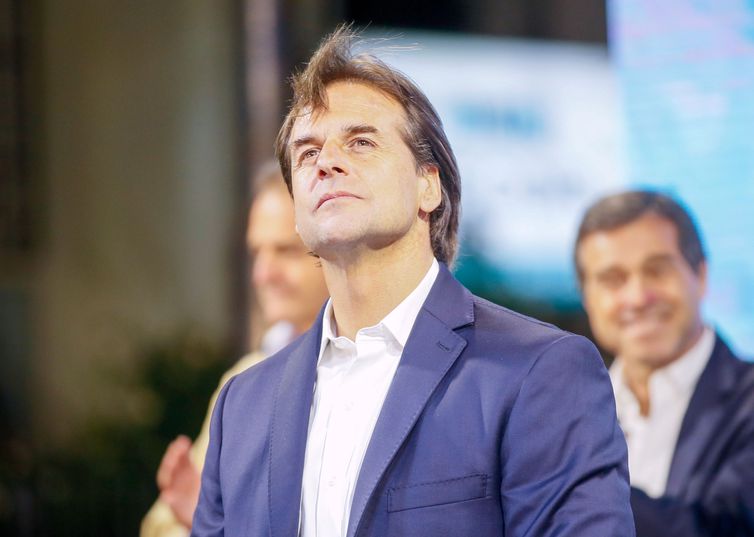 Lacalle Pou toma posse como novo presidente do Uruguai