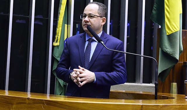 Deputado infectado coronavírus