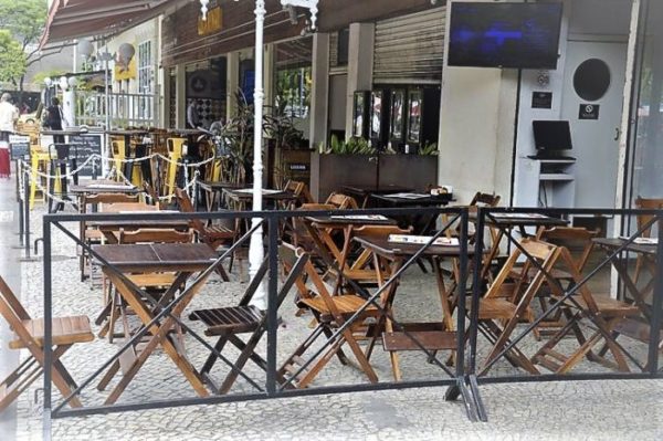 Quase metade dos bares e restaurantes têm dívidas atrasadas no AM